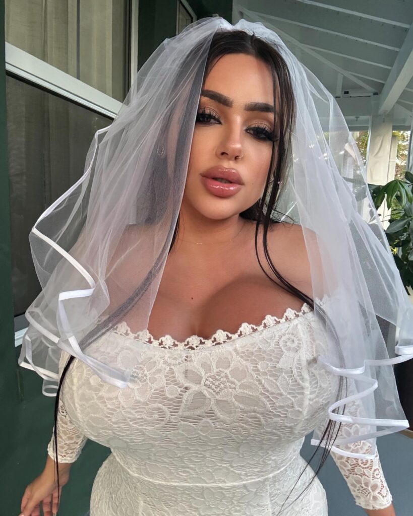 Zoey Foxx Bio, Age, Height, Career & Net Worth 2025