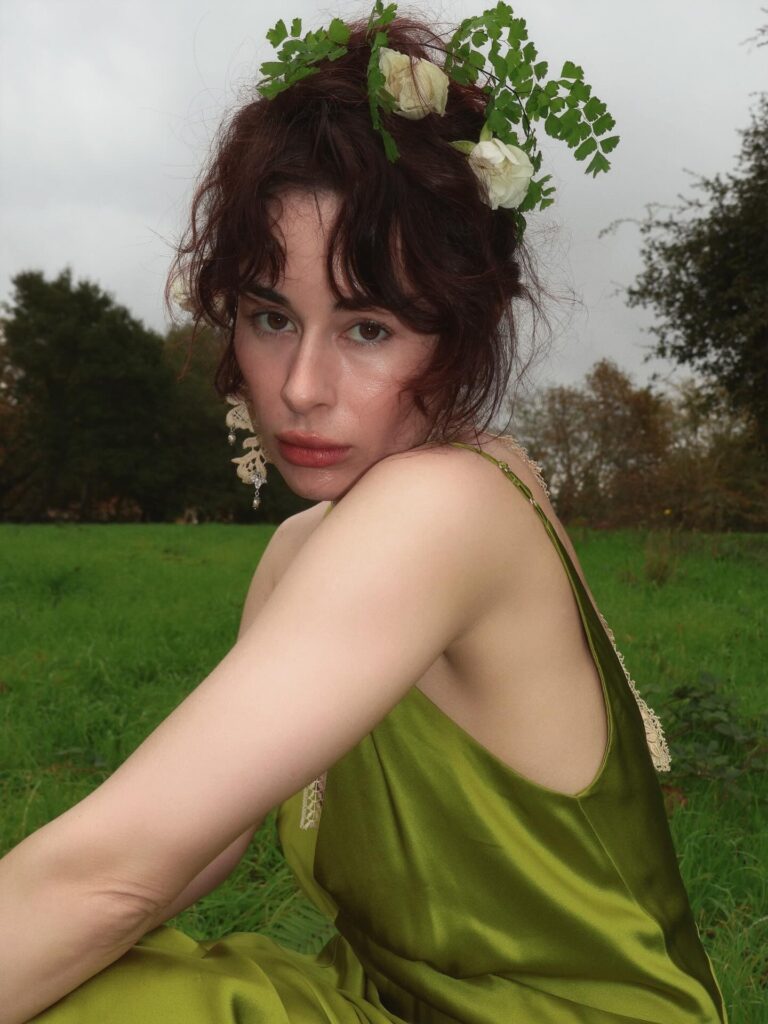 Olive Glass: Biography, Age, Career & Net Worth 2025