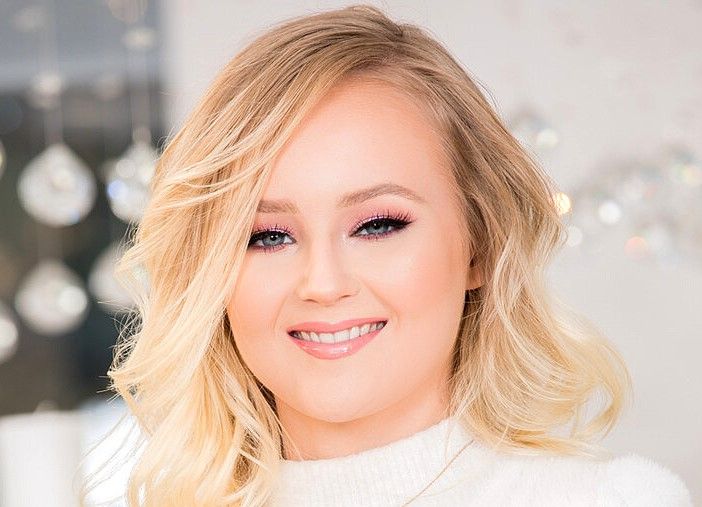 Natalia Queen: Complete Biography & Net Worth 2025