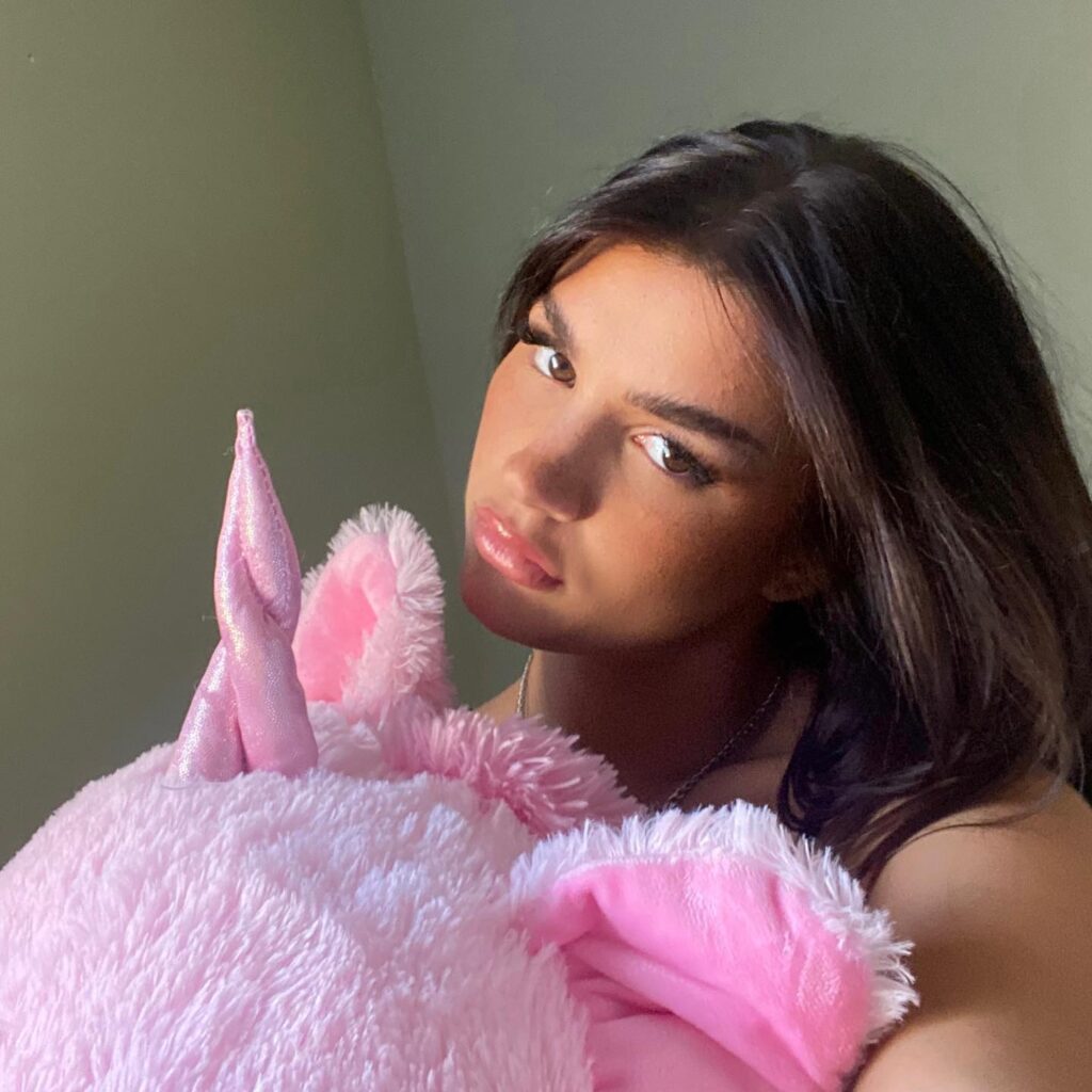 Ari Kytsya Biography: Age, Career, Height, Family & Net Worth