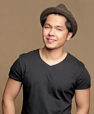 Carlo Aquino Wife Relationship Status, Age, Biography, Net Worth & Complete Life Story