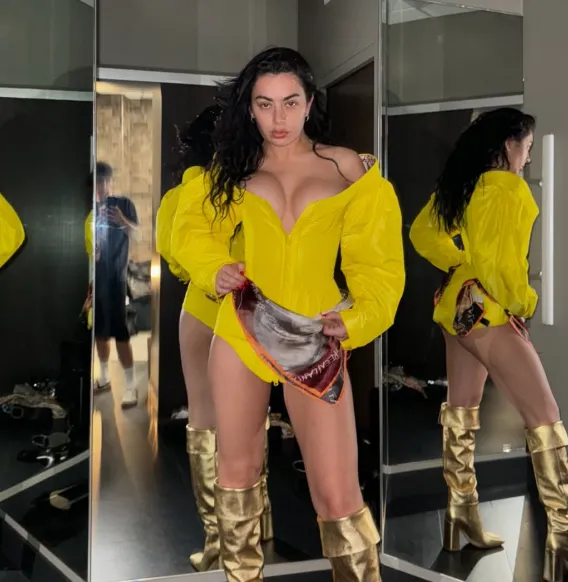 Charli XCX Height Biography, Career, Net Worth, Lifestyle & Future Prospects