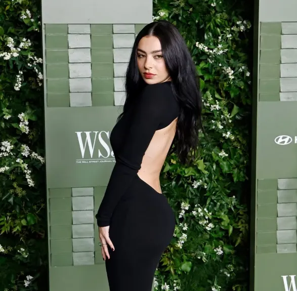 Charli XCX Height Biography, Career, Net Worth, Lifestyle & Future Prospects