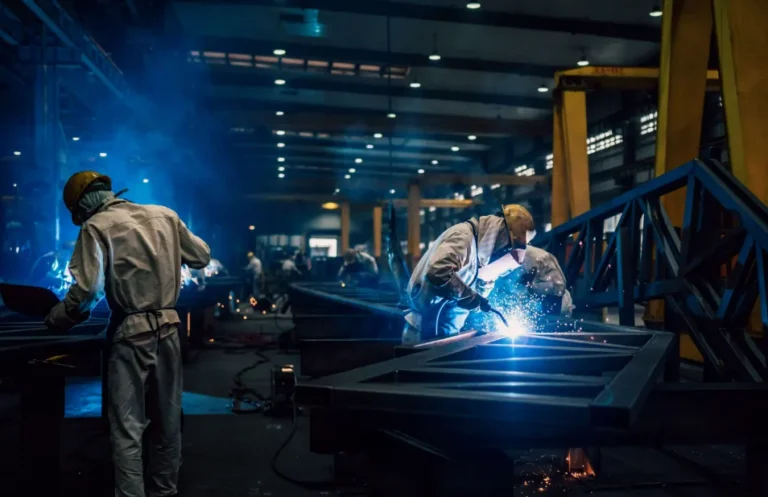 Confined Space Welding How Air Quality Affects Worker Safety and Productivity